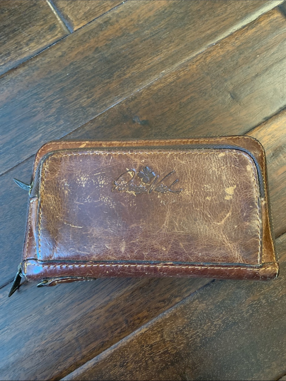 Patricia Nash Distressed Leather Zip Wallet - Brown